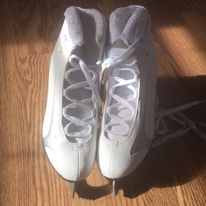 Ice skating shoes